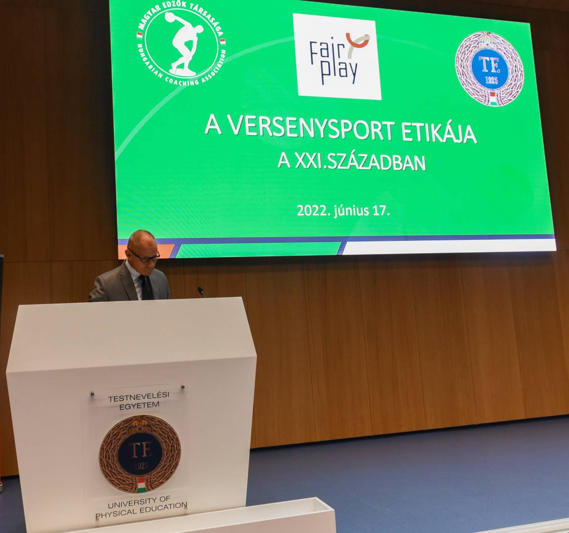 A versenysportról és az etikáról tartottak konferenciát a TF-en