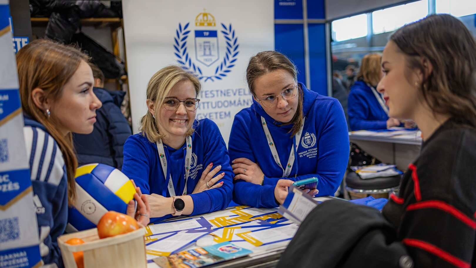 Töretlen érdeklődés a TF iránt az Educatión